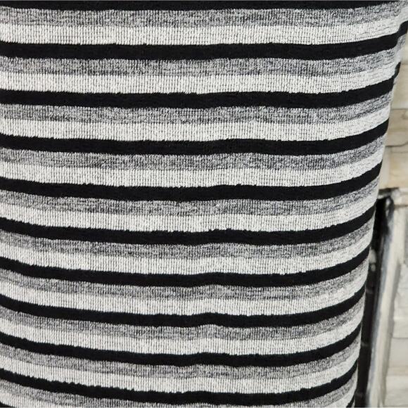 Doe and Rae get and black striped knit maxi dress‎ size medium - Picture 5 of 7